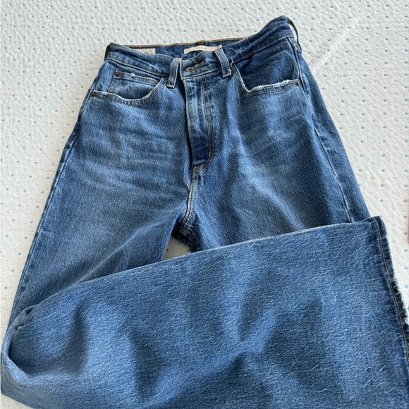 Levi’s high rise fit and flare dark wash - Picture 3 of 4